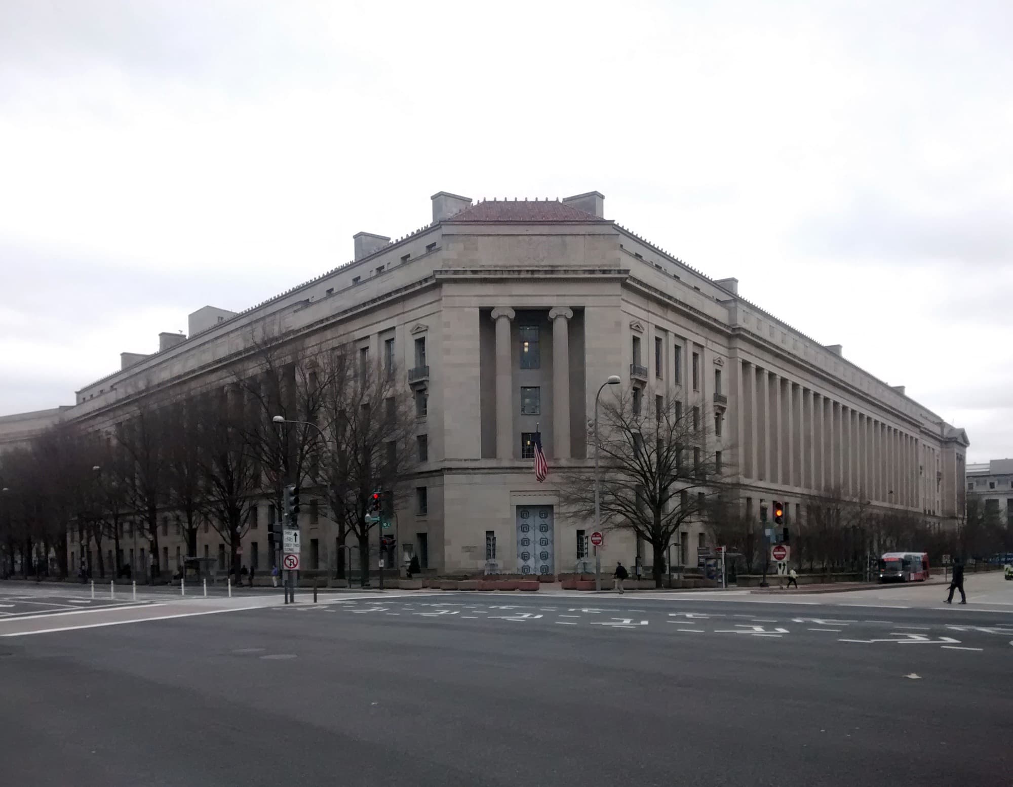 El edificio Robert F. Kennedy del Departamento de Justicia en una intersección de Washington, D. C., en una fotografía de archivo de abril de 2014.