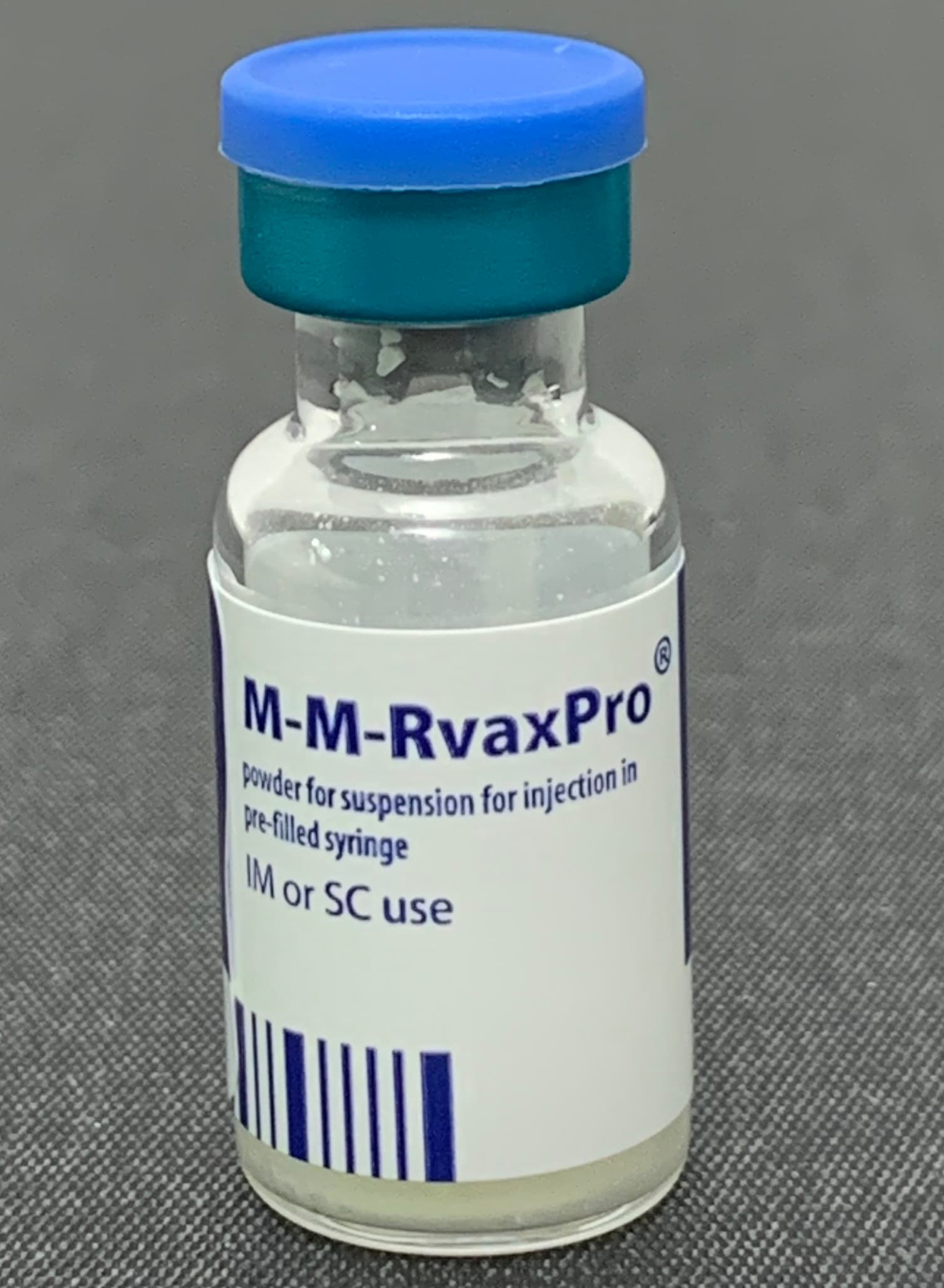 Un vial de la vacuna M-M-RvaxPro contra sarampión, paperas y rubéola fotografiado en agosto de 2020.