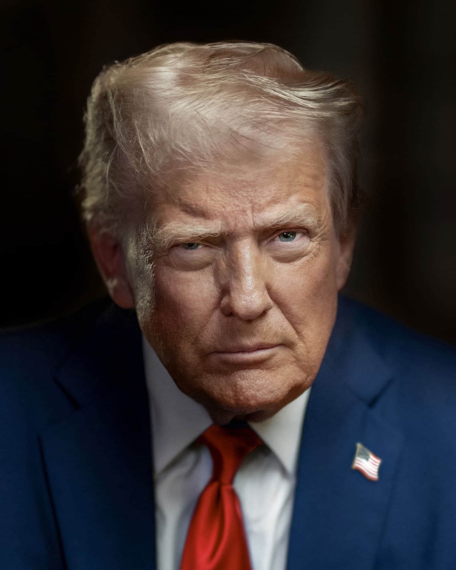 Official 2025 portrait of Donald Trump; archive portrait, not the 2026 court proceedings.