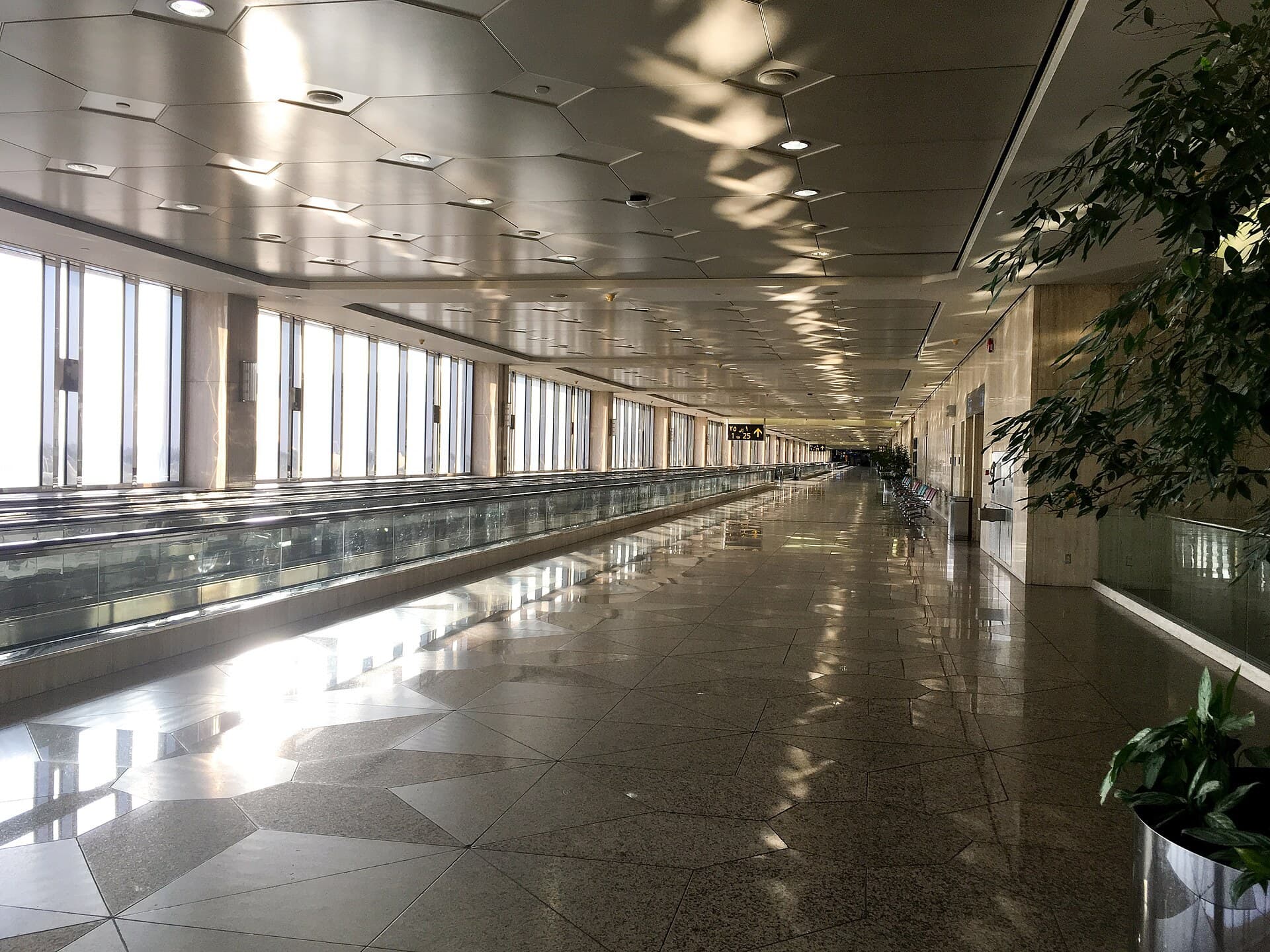 Archive interior of King Fahd International Airport in Dammam, November 29, 2016; not the October 2026 attack or damage.