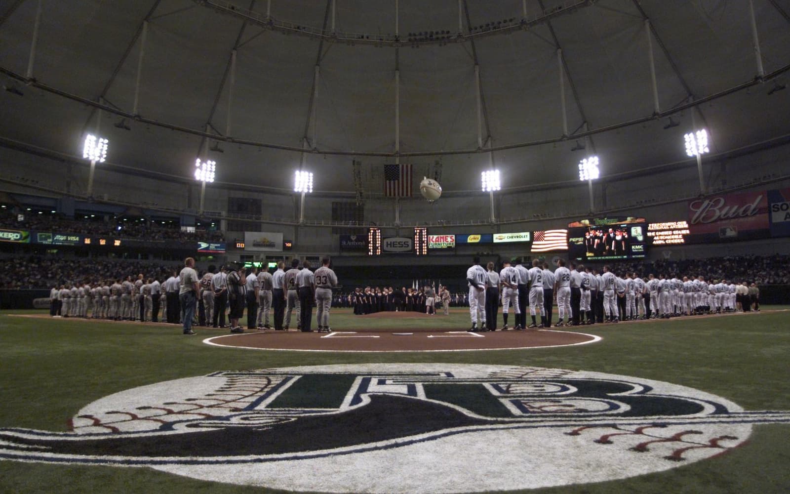 Tropicana Field el Día Inaugural de 2002; fotografía de archivo del recinto.